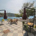 Adriatic Sunrise - House 布拉采
