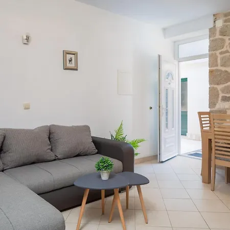 Adriatic Sunrise - House بيت للعطل *