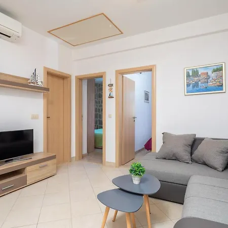 Adriatic Sunrise - House بيت للعطل