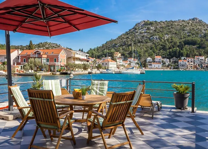 Adriatic Sunrise - House Ferienhaus Blace