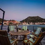 Vikendica Adriatic Sunrise - Beach House