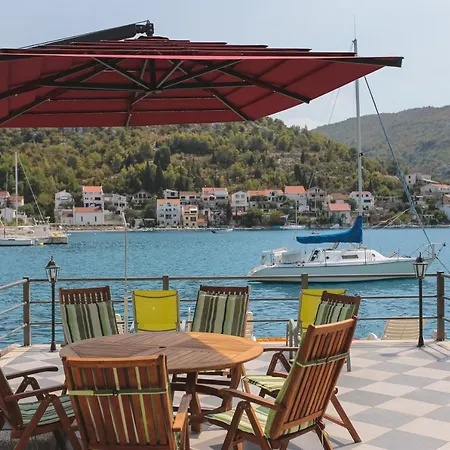 Holiday home Adriatic Sunrise - Beach House Blace