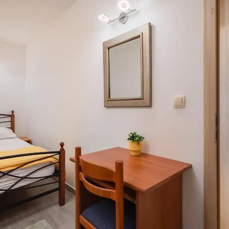 Holiday home Adriatic Sunrise - Beach House Blace