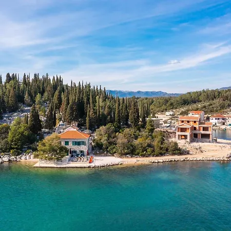 Holiday home Adriatic Sunrise - Beach House Blace