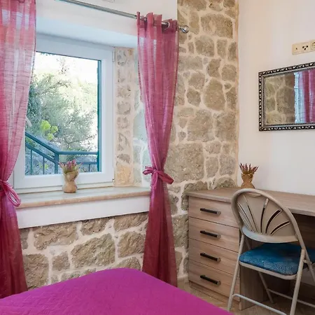 펜션 Adriatic Sunrise - House 블라체