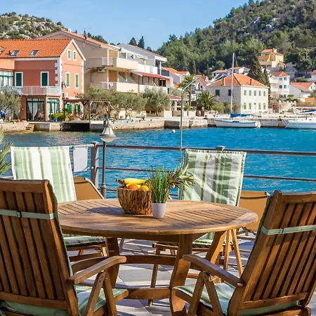 펜션 Adriatic Sunrise - House