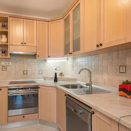 펜션 Adriatic Sunrise - House 블라체