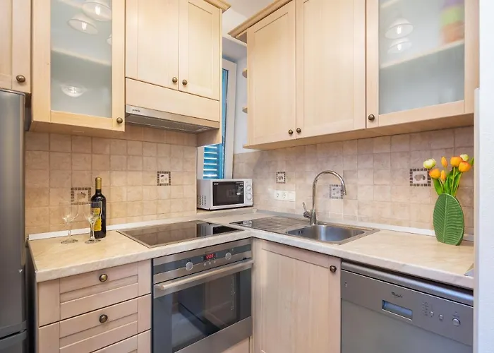 Adriatic Sunrise - Beach House Holiday home Blace