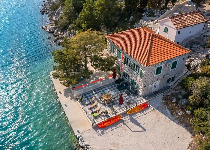 Holiday home Adriatic Sunrise - Beach House Blace